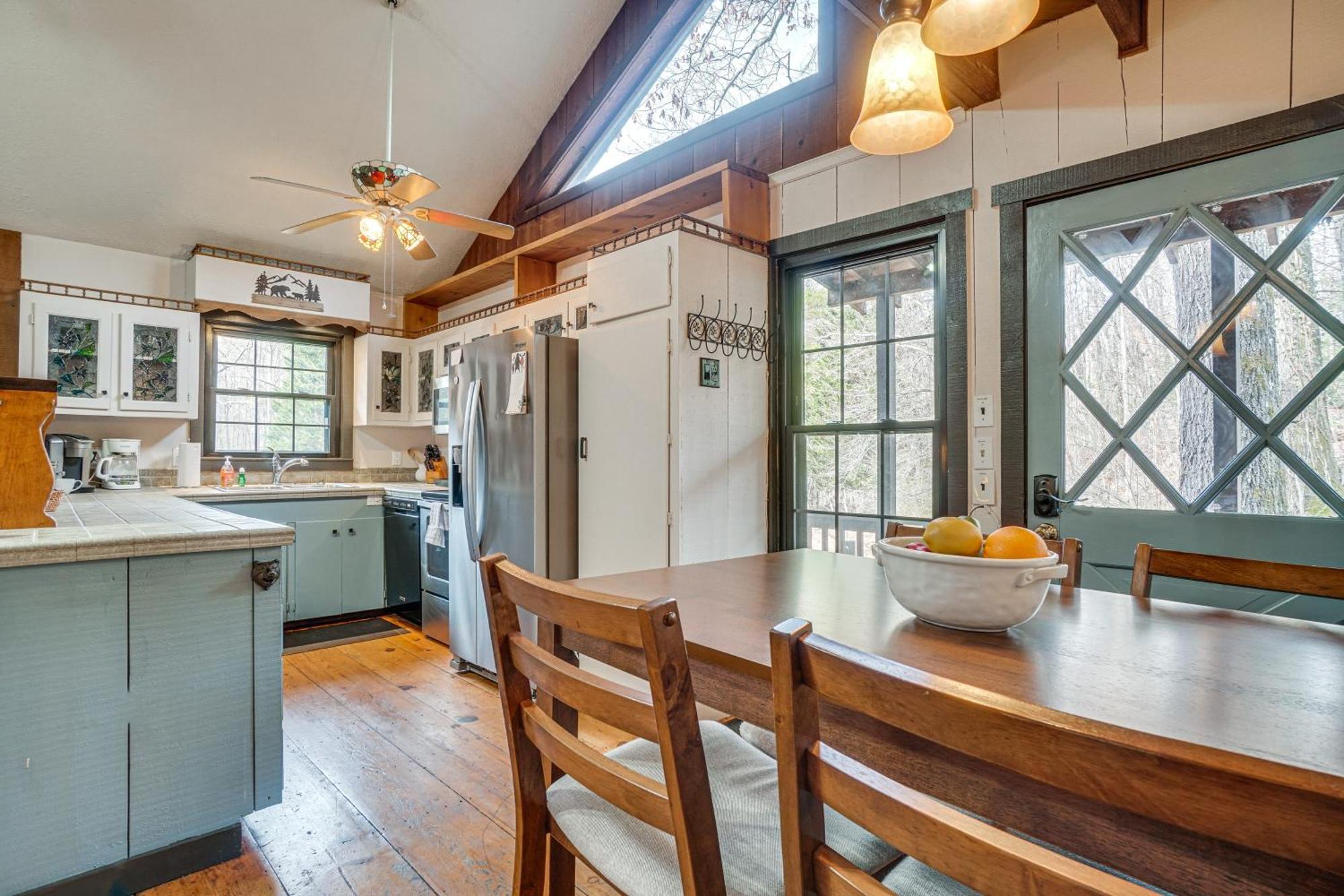 Charming Cabin With Fire Pit And Decks About 7 Mi To Helen Sautee Nacoochee 외부 사진